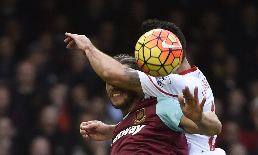 Andy Carroll i Dejan Lovren