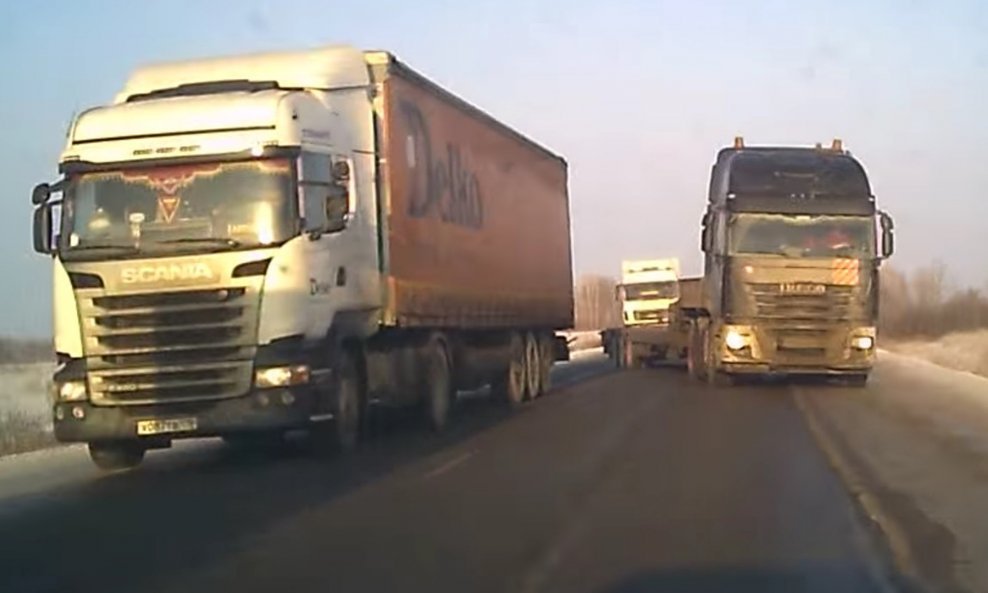Sudar s kamionom u Rusiji