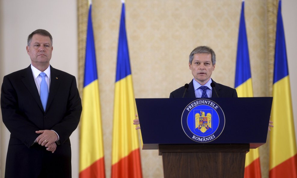 Dacian Ciolos i Klaus Iohannis (lijevo) 