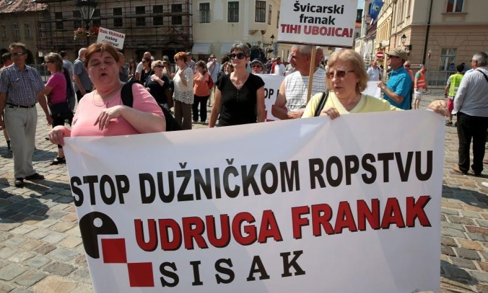 Udruga Franak traži zakon o povratu preplaćenih kamata (8)