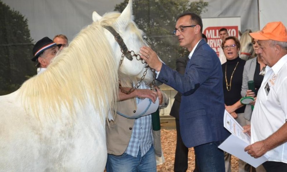 Ministar poljoprivrede Tihomir Jakovina na sajmu u Gudovcu