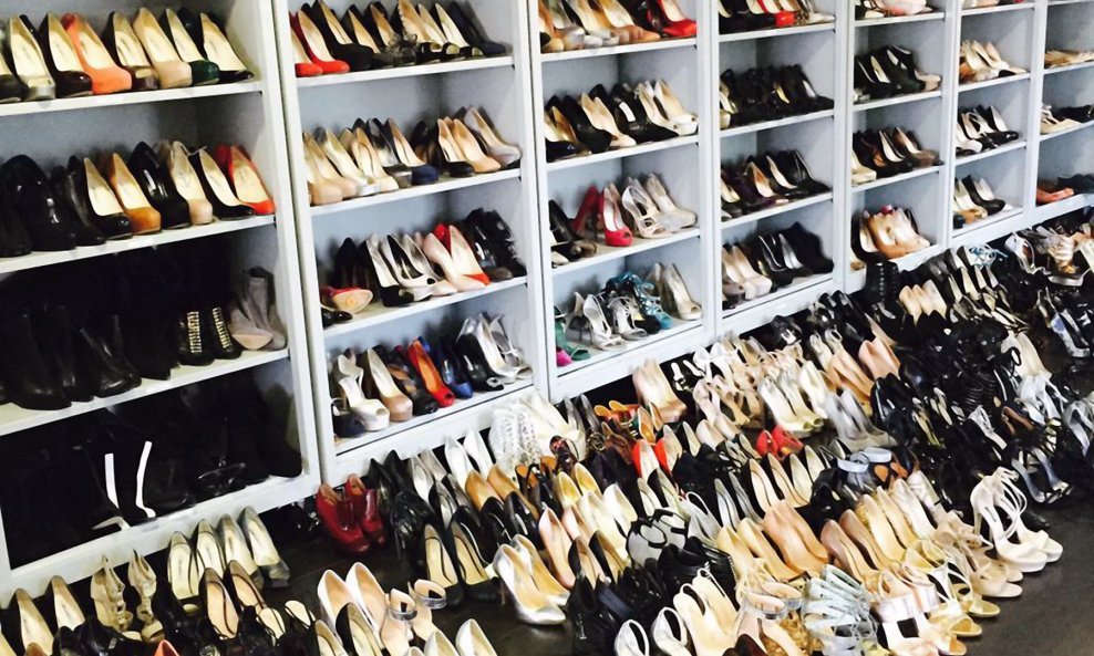 Ormar s cipelama stilistice Rachel Zoe
