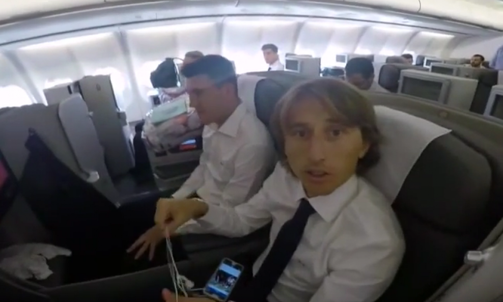 Luka Modrić u avionu