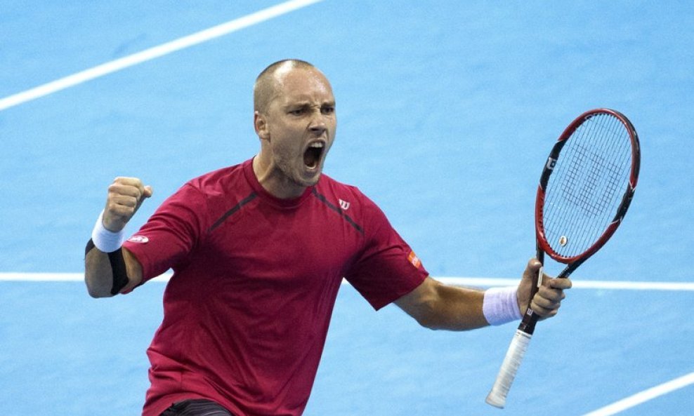 Steve Darcis