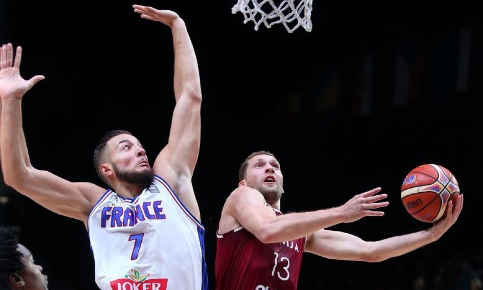 Francuska - Latvija. Joffrey Lauvergne, Janis Strelnieks