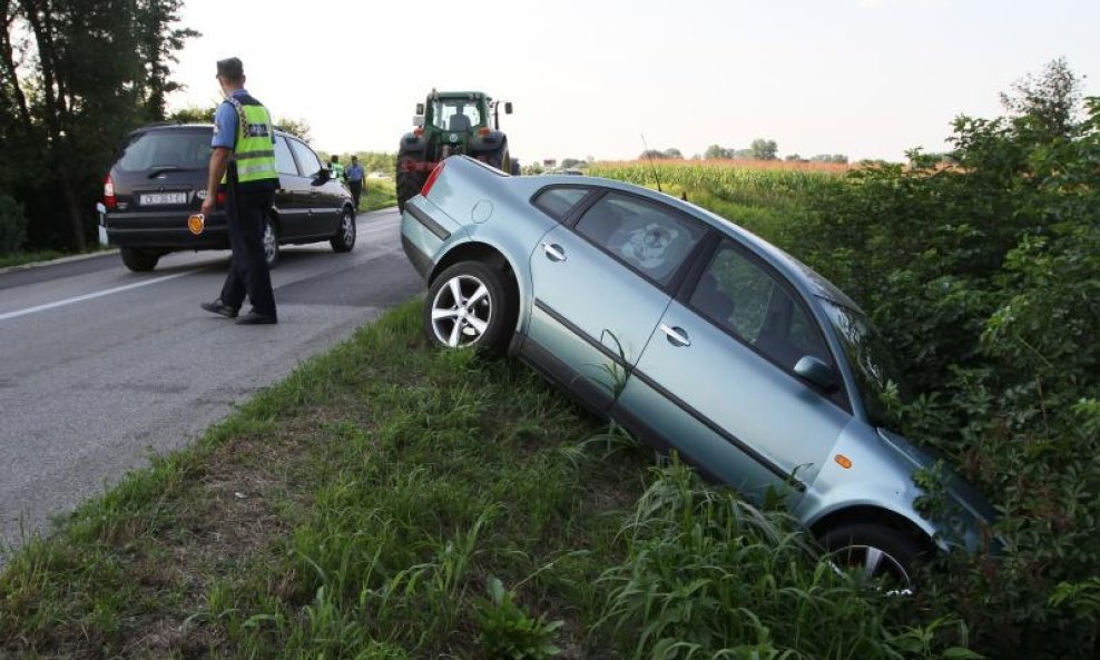 slijetanje autombila