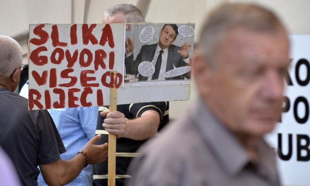 Bivši radnici Gredelja u prosvjedu pred USKOK-om