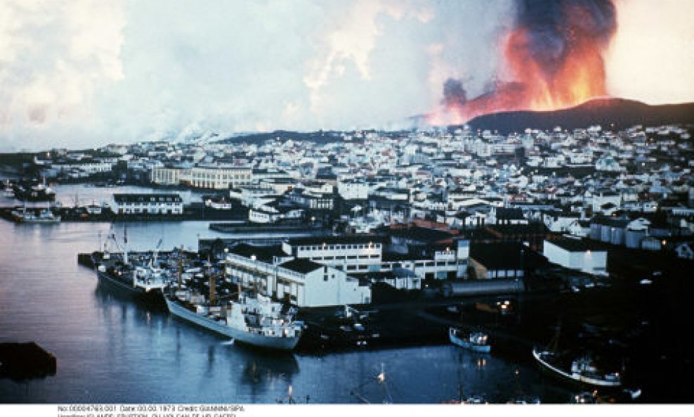 Erupcija vulkana na Islandu (13)