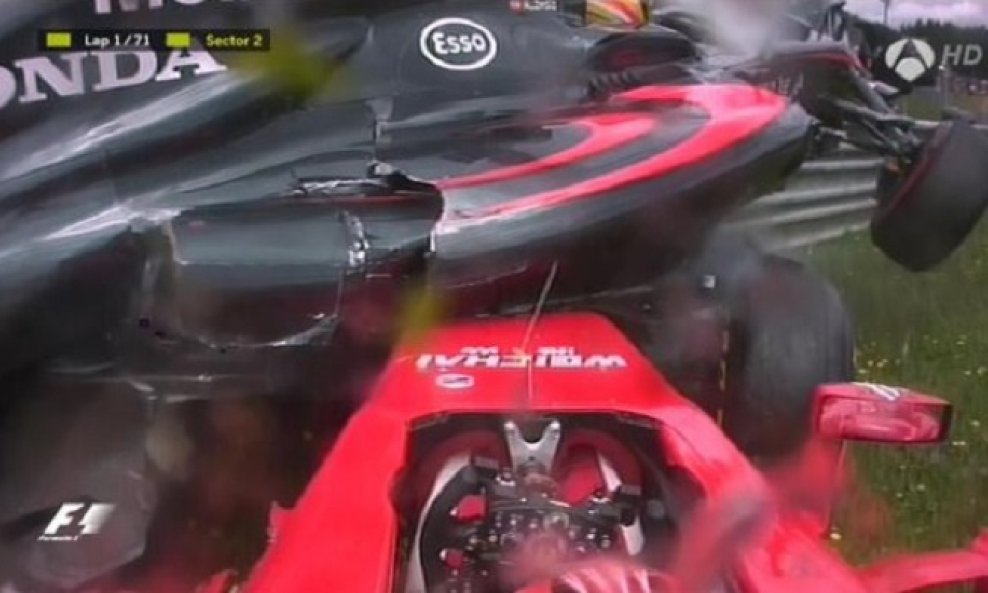 Alonso i Raikkonen u sudaru