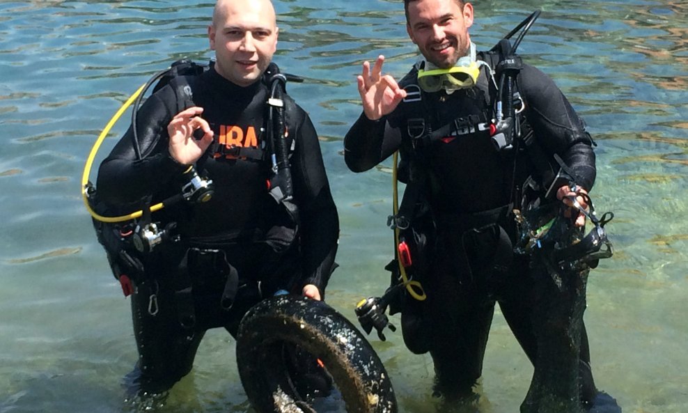 Ministar Mihael Zmajlović u akciji čišćenja podmorja na Braču