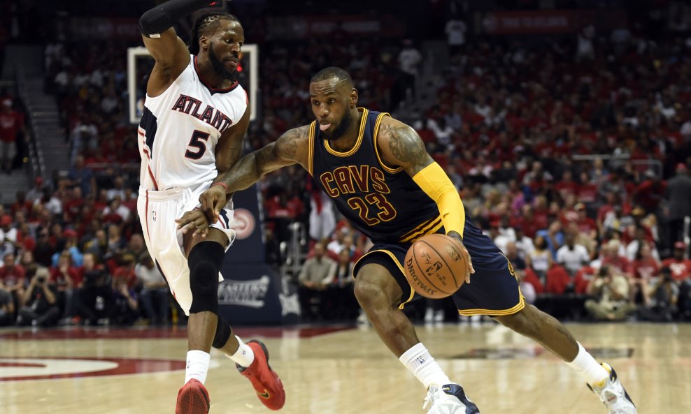 LeBron James i DeMarre Carroll