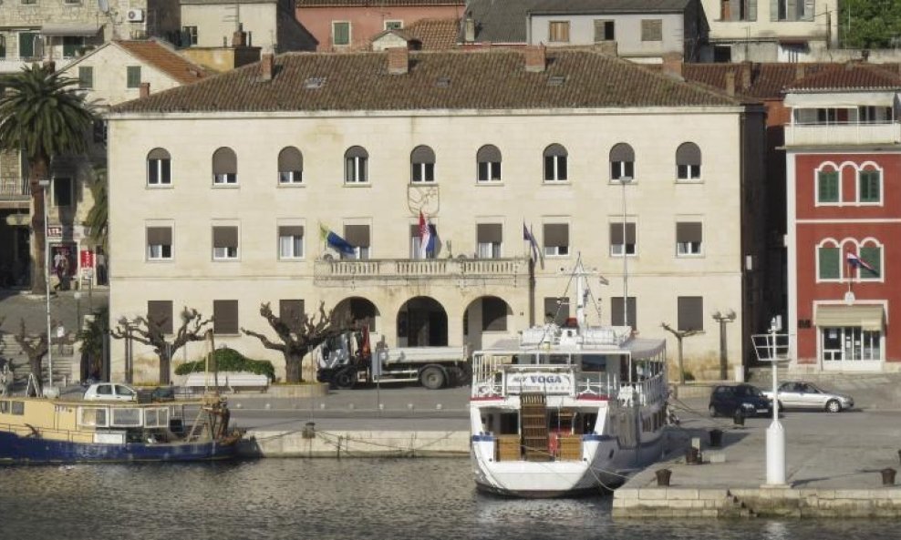 Gradska uprava Makarska