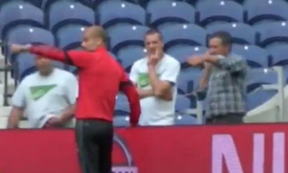 Guardiola se žali osoblju za šišanje trave