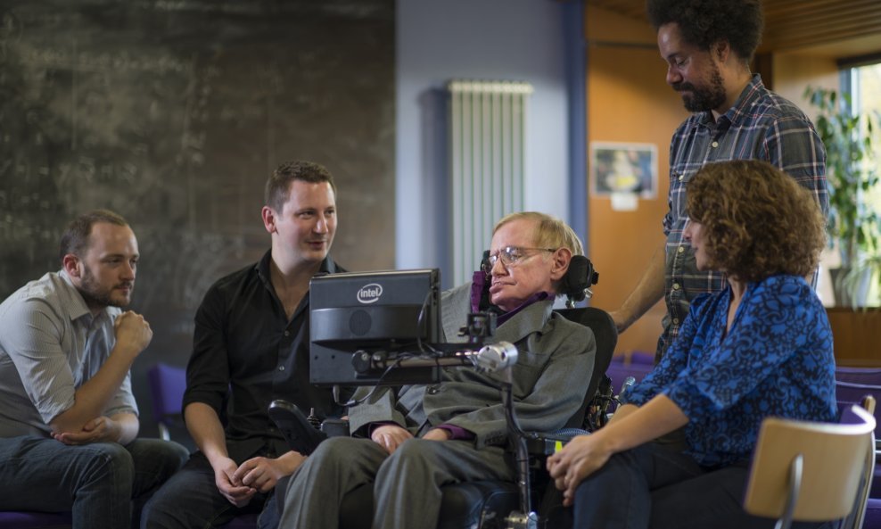 Stephen Hawking i Intelov tim