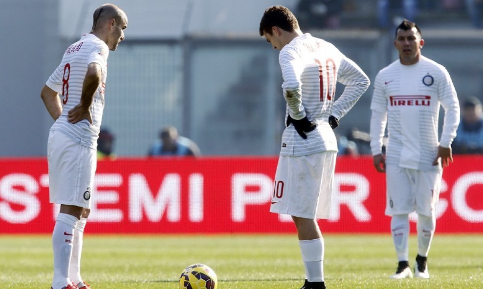 Rodrigo Palacio (L) i Mateo Kovačić