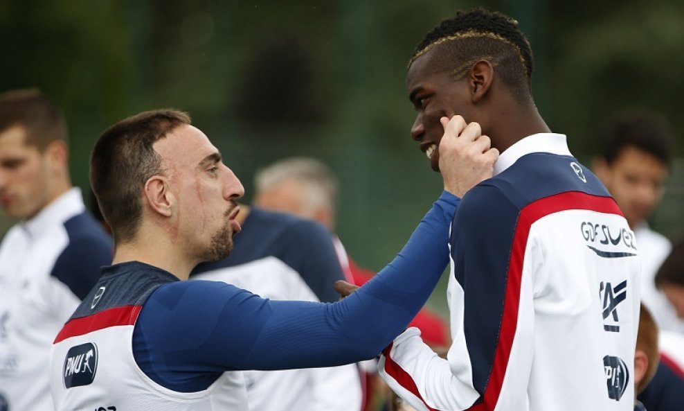 Franck Ribery (L) i Paul Pogba