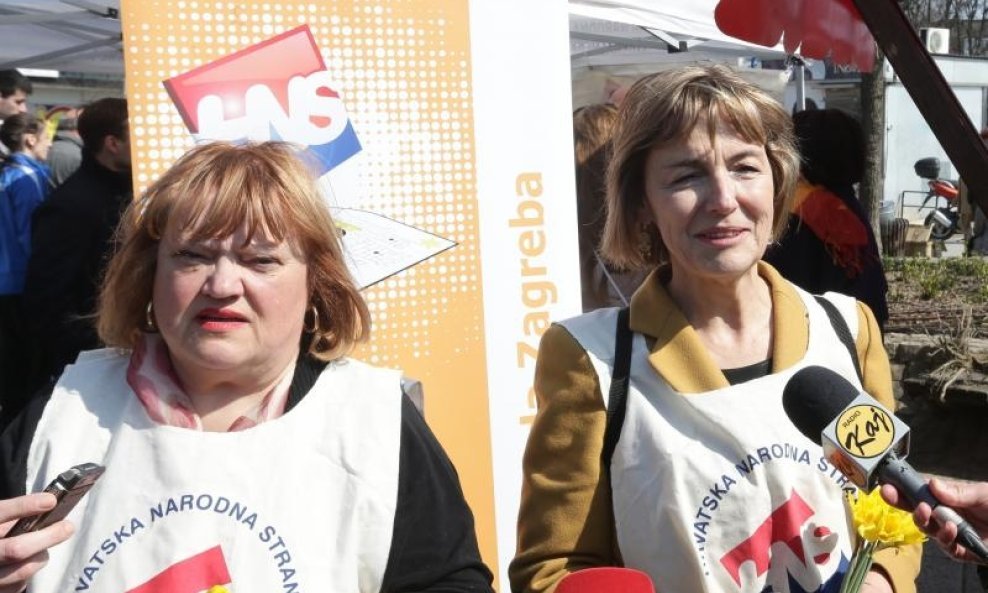 Anka Mrak Taritaš i Vesna Pusić