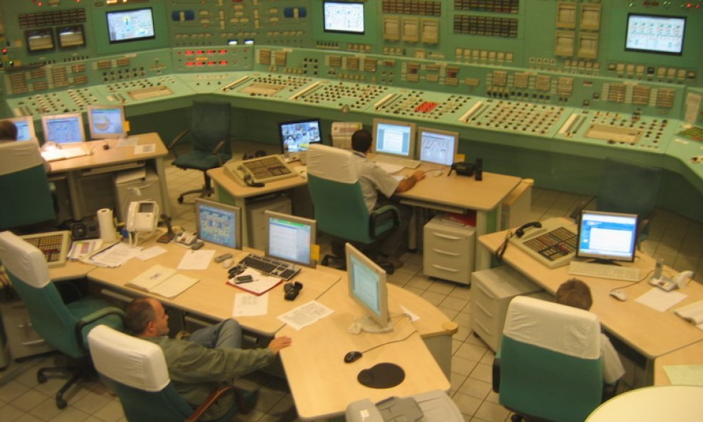 "Paks Nuclear Power Plant Controlroom" by Cecilia, Lili & Krisztian from Kuala Lumpur, Malaysia - Erőműlátogatás, Paks Uploaded by ChNPP