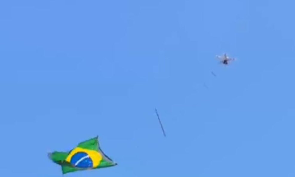 dron i brazilska zastava