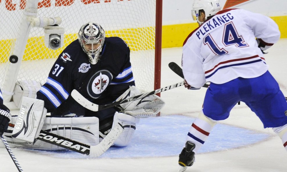 Montreal Canadiens Tomas Plekanec Winnipeg Jets Ondrej Pavelec NHL 2011