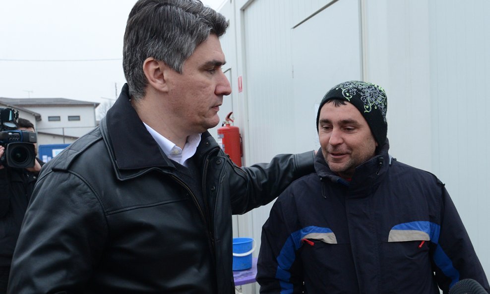 Premijer Milanović u Gunji (3)