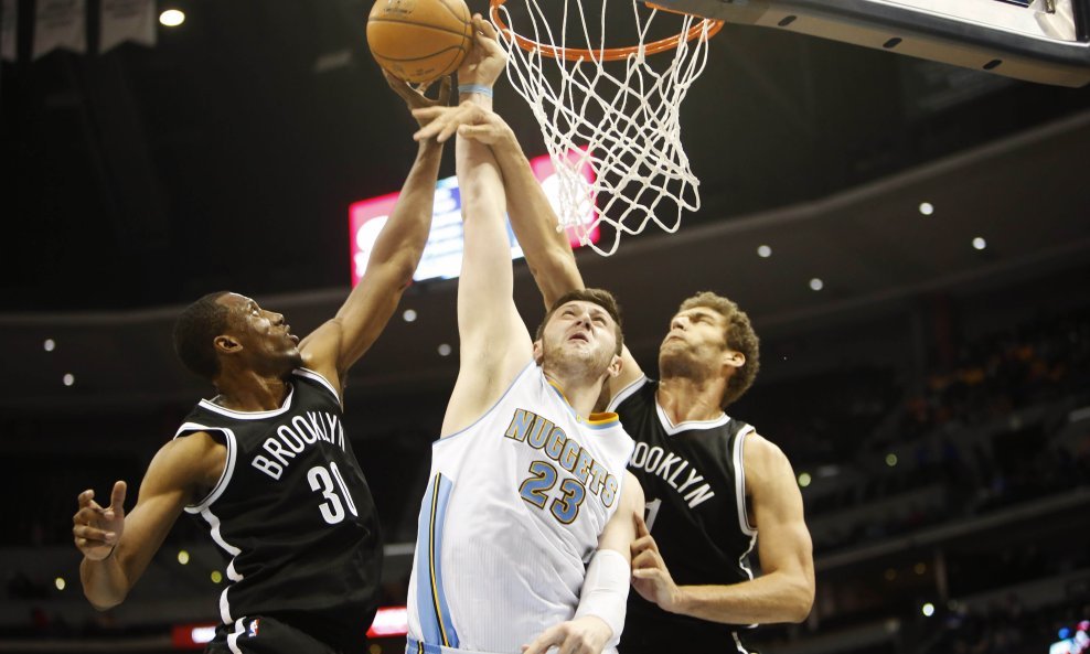 Jusuf Nurkić - Brook Lopez