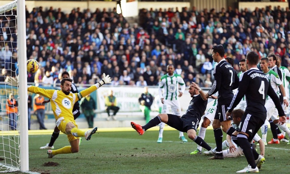 Karim Benzema (Real) - Cordoba