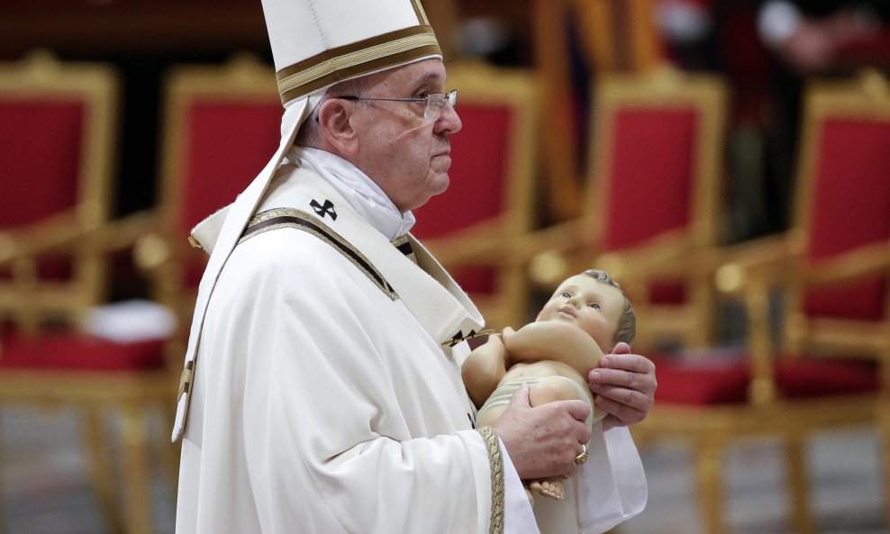 polnoćka papa Franjo