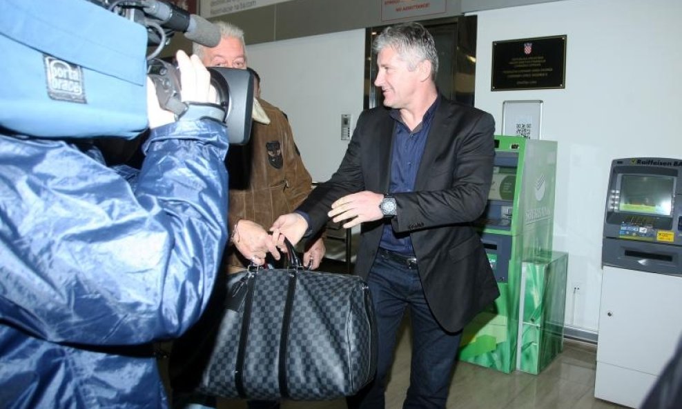 Davor Šuker sletio u Zračnu Luku Zagreb (11)