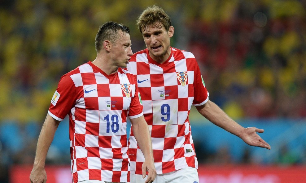Nikica Jelavić (desno) i Ivica Olić