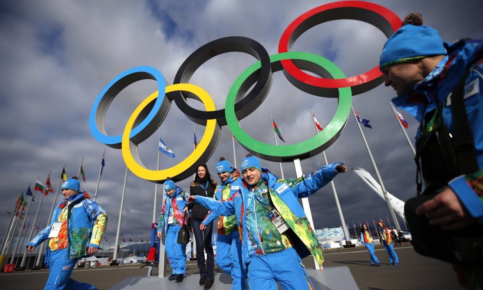 Olimpijske igre Soči, volonteri