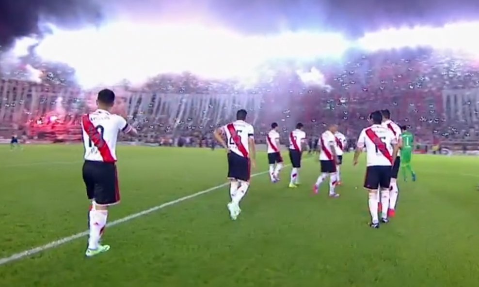 River Plate bakljada Superclasico