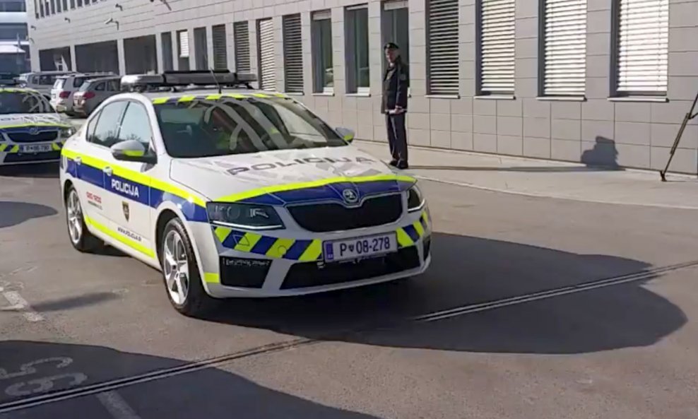 Škode Octavije RS TDI slovenske policije