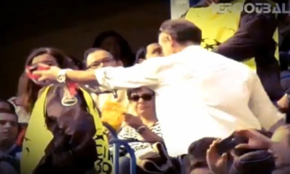 atletico-deportivo_navijač i šal