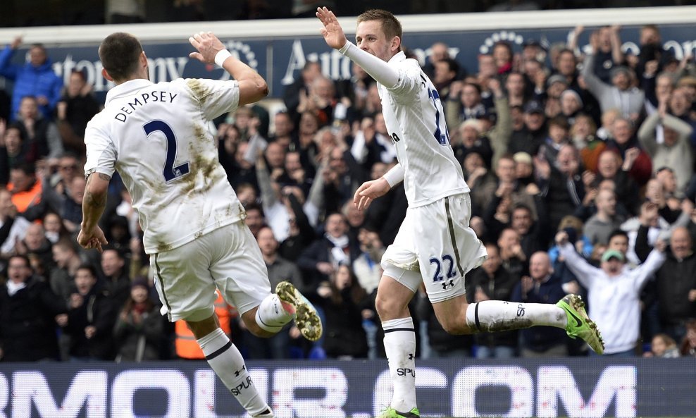 Gylfi Sigurdsson i Clint Dempsey