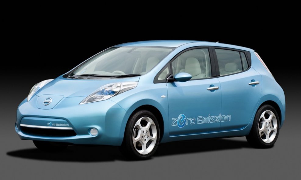 2010-nissan-leaf-ev-1024x681