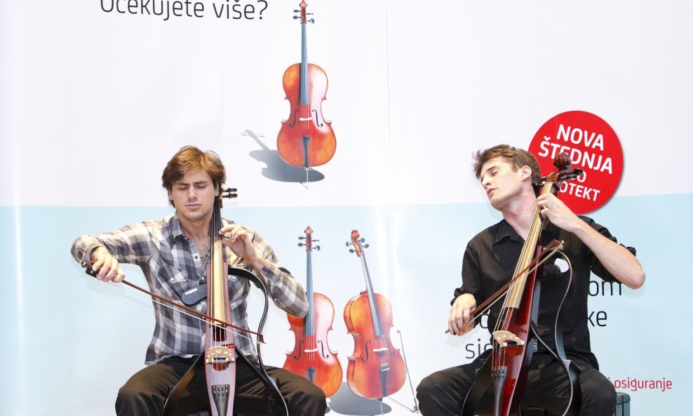 2Cellos