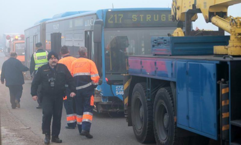 prometna nesreća sudar ZET-ova autobusa