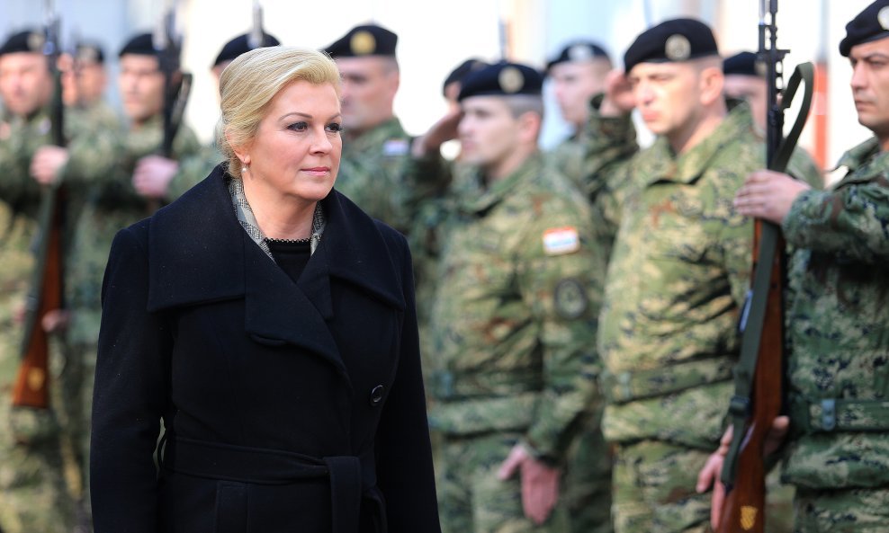 Priču o obaveznom vojnom roku pokrenula je tijekom kampanje za predsjedničke izbore tadašnja HDZ-ova kandidatkinja, a današnja predsjednica Kolinda Grabar-Kitarović