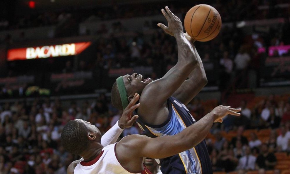 Dwyane Wade (L) i Zach Randolph