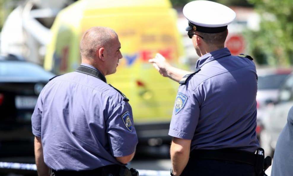 policajci na cesti