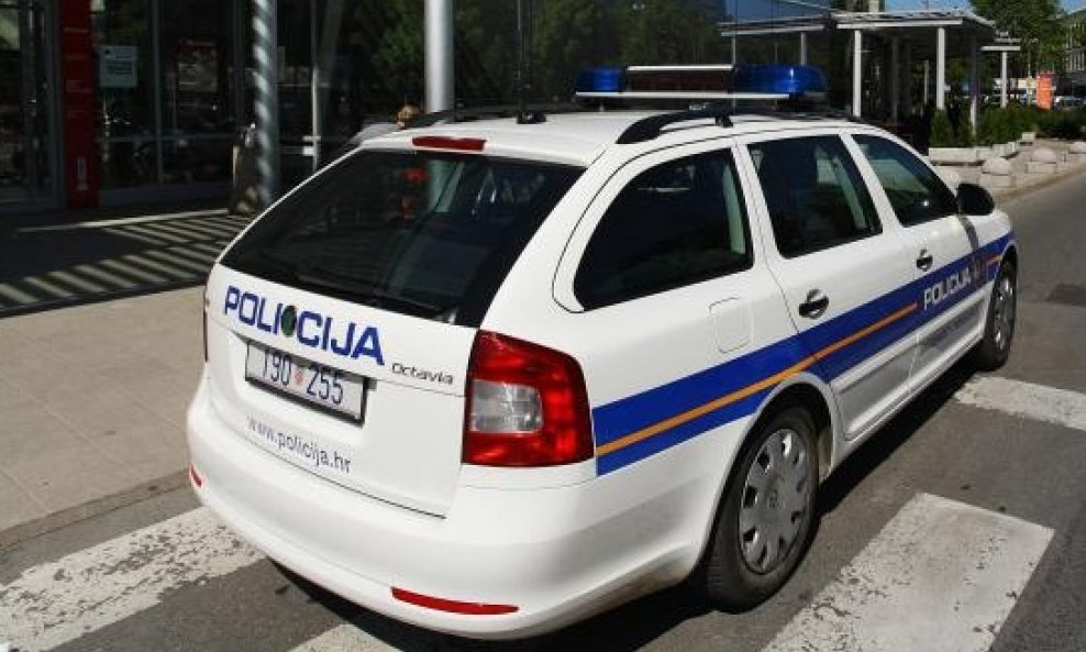 pljačka banke policija