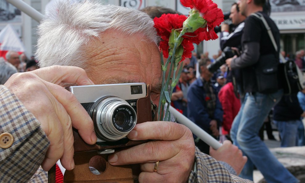 pula praznik rada fotoaparat karamfil