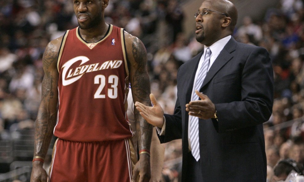 LeBron James i trener Mike Brown