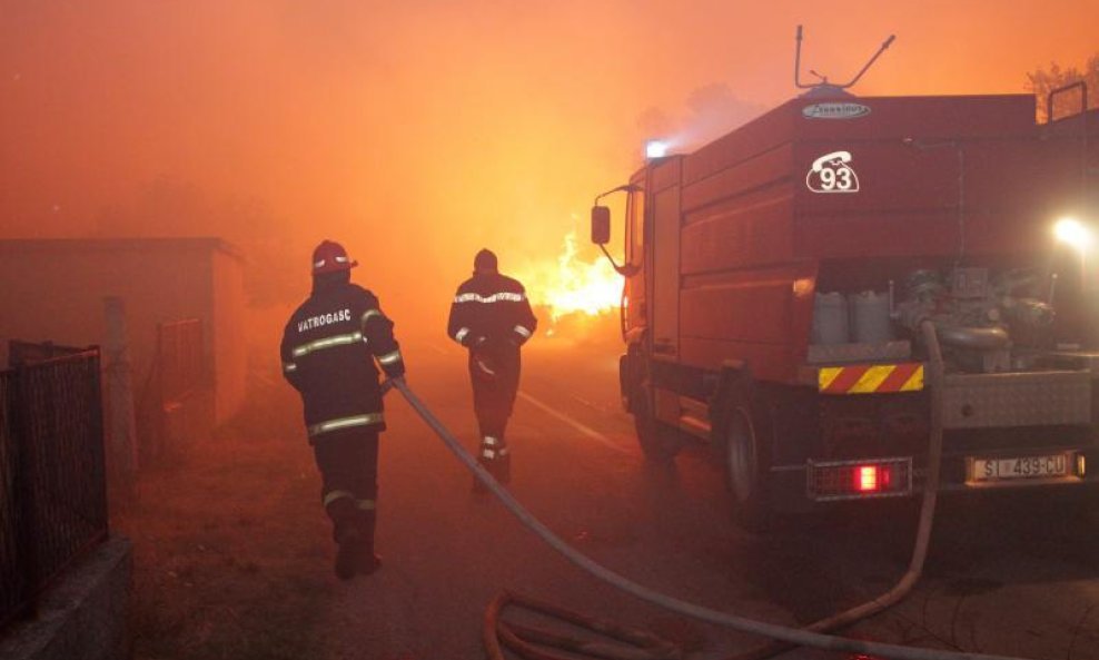 Požar kod Skradina