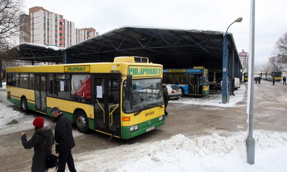 Štrajk autobusi PULA