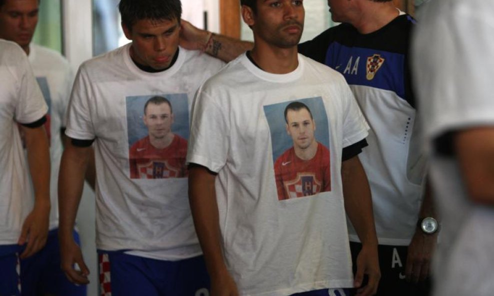 Eduardo u majici s likom Drage Gabrića