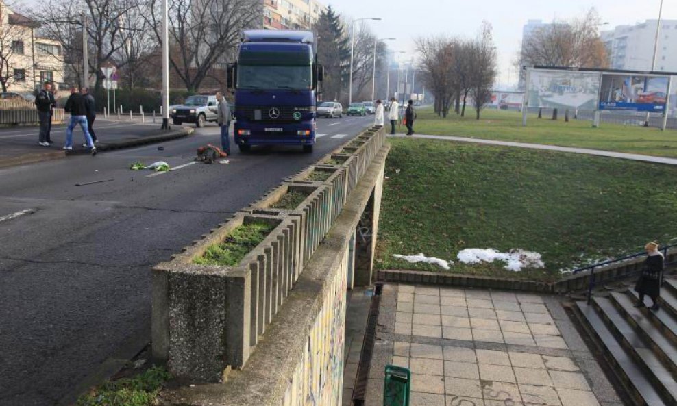 prometna nesreća poginuo pješak