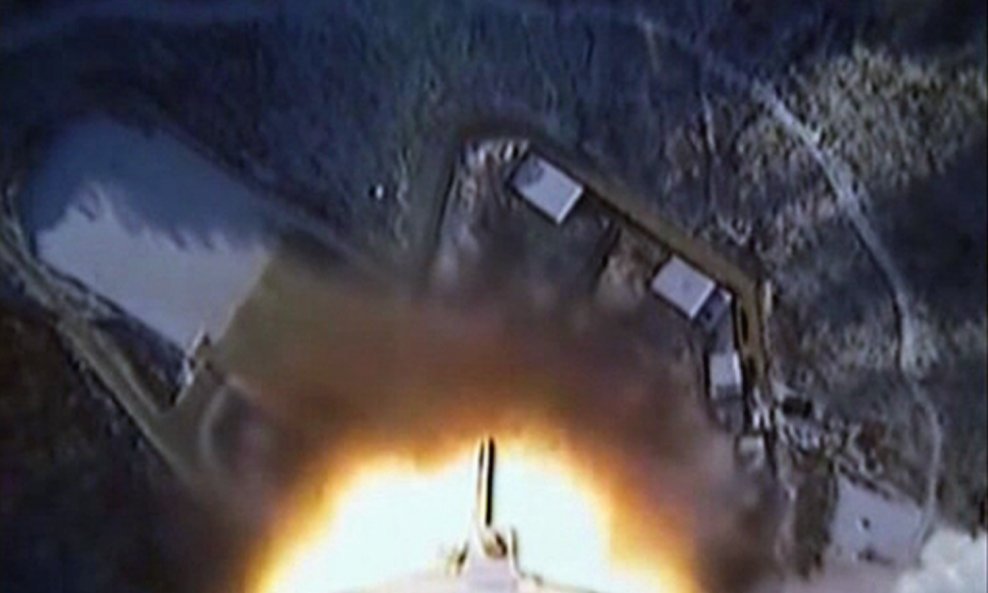 Raketa sa satelitom Sjeverne Koreje