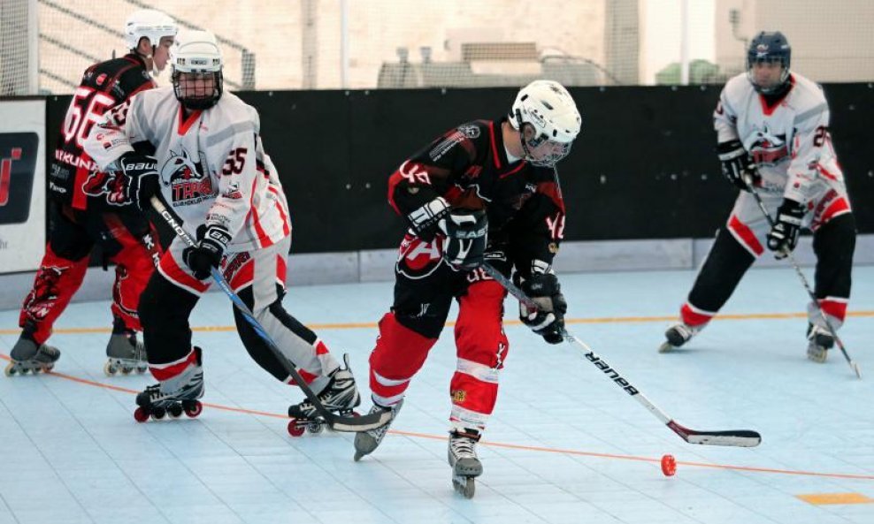 Inline hokej